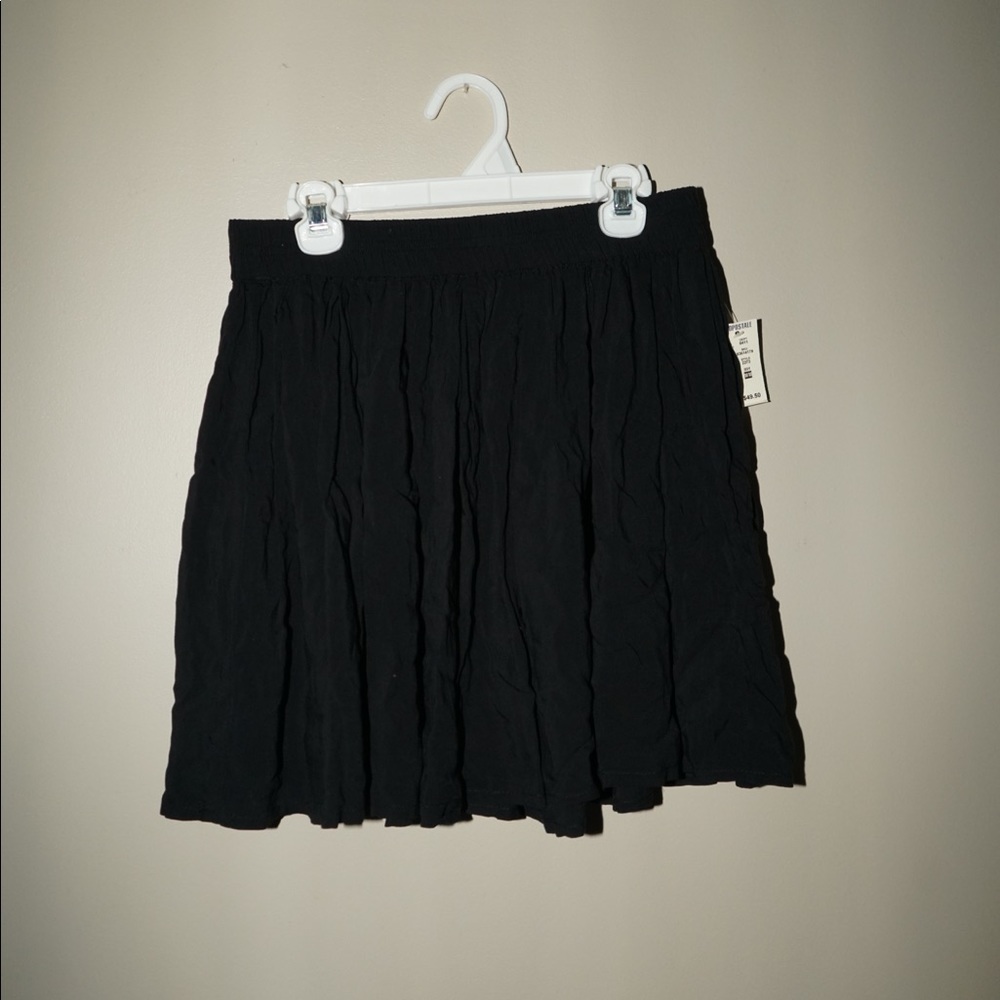 black flowy skirt